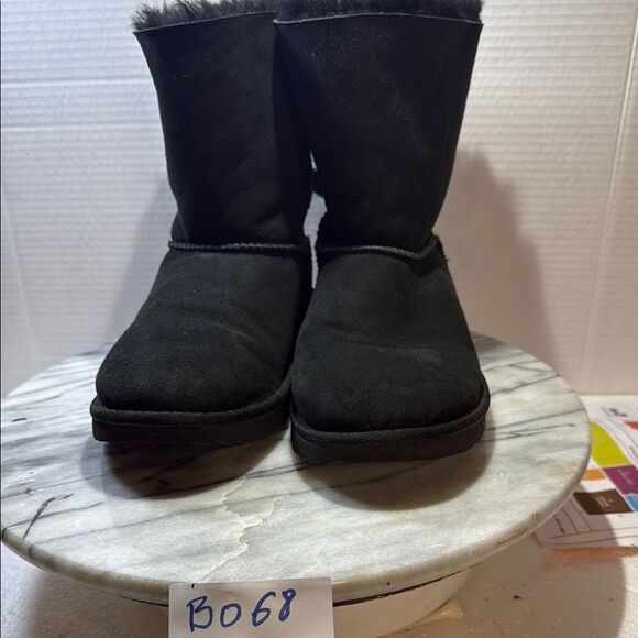 UGG Shoes - UGG Black Ankle Boots with Suede Finish pre-owned size: 6